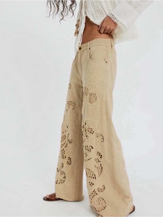 Free People Denim - Free People Beige Laser-Cut Embroidered Cut to The Chase Flare Jeans 🔥 Size 29